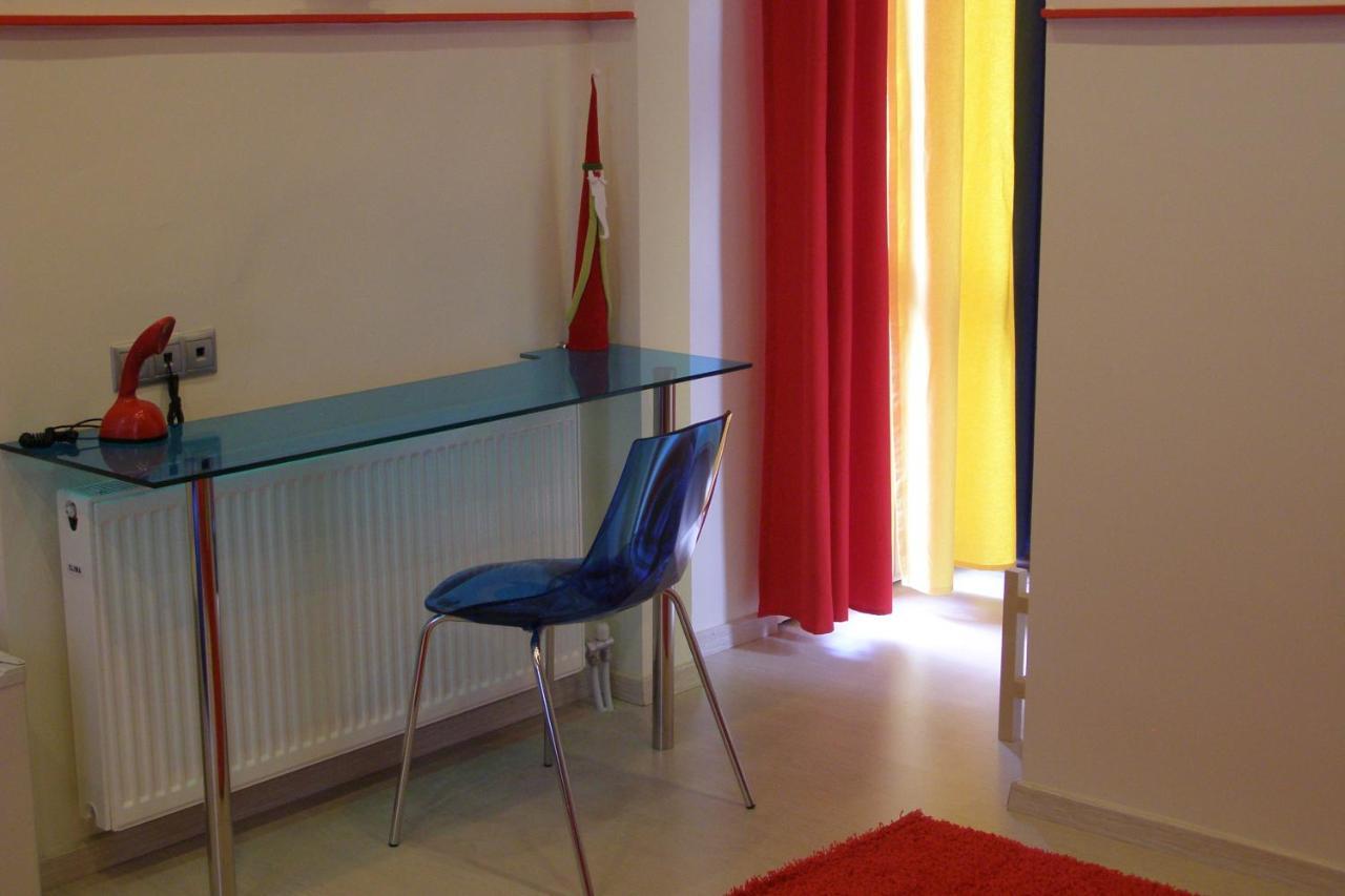 Room In A Neoclassical House - Ladybug Kastoria Extérieur photo